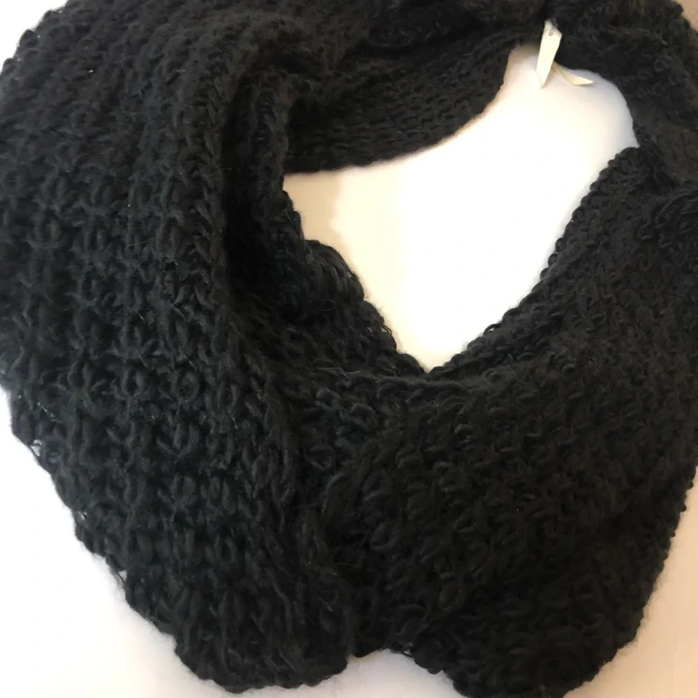 Paula Bianco‎ chunky knit infinity scarf